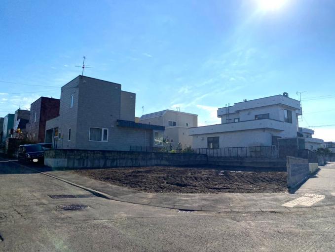 地下鉄東西線「新さっぽろ」駅徒歩14分 地下鉄東西線「新さっぽろ」駅徒歩14分