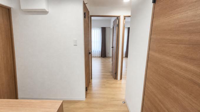 【廊下】各部屋への動線が短くスムーズな移動が可能◎