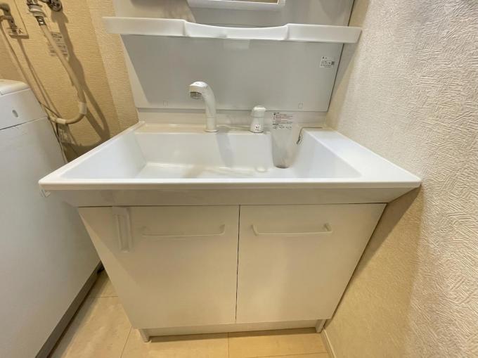 【洗面台】収納豊富で使いやすいシャワー付き洗面台☆ 【洗面台】収納豊富で使いやすいシャワー付き洗面台☆