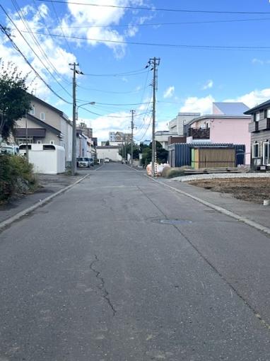 前面道路東から西方向 前面道路東から西方向