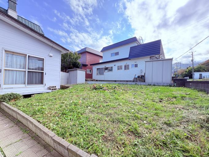 家庭菜園やBBQなどが楽しめる広々としたお庭ス