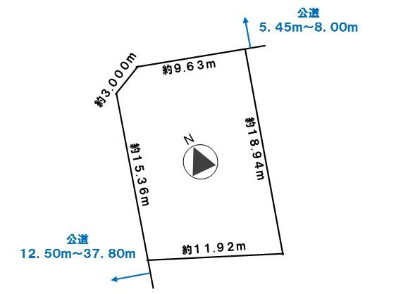 2方向が公道に面した開放的な角地。 2方向が公道に面した開放的な角地。
