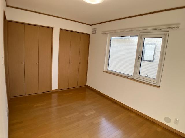 2階洋室6帖(バルコニーがあります) 2階洋室6帖(バルコニーがあります)