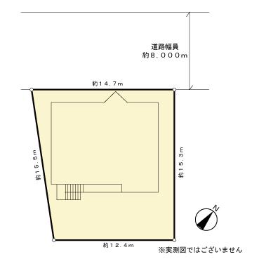 敷地の区画と配置図。建物の裏・南側には庭もあります 敷地の区画と配置図。建物の裏・南側には庭もあります