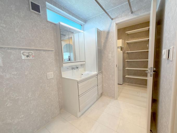 洗面台はタカラスタンダード製の『ドレシオ』を採用。 洗面台はタカラスタンダード製の『ドレシオ』を採用。