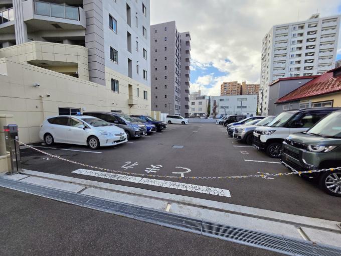 【駐車場】 【駐車場】